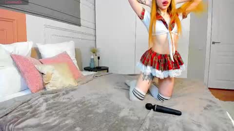 Stella online show from March 5, 2025, 1:42 am