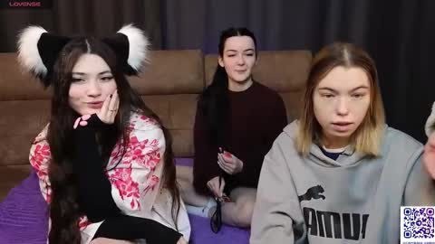 _capybara0_0 online show from February 23, 2025, 7:33 am