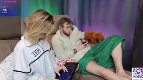 _capybara0_0 online show from February 26, 2025, 3:52 pm