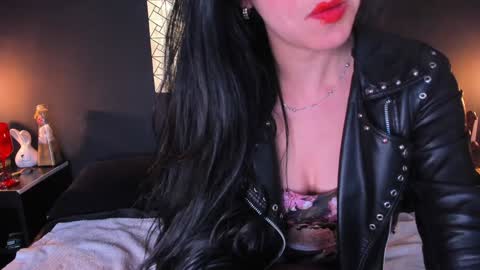 Carolina  online show from December 23, 2024, 6:16 pm