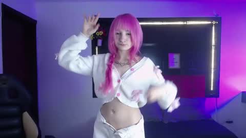 _charlotte_collins_ online show from April 17, 2026, 2:53 pm