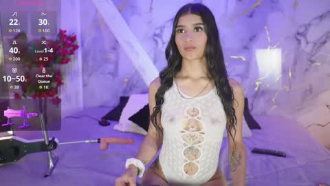 _charlotte_queen_ online show from April 15, 2026, 7:58 pm