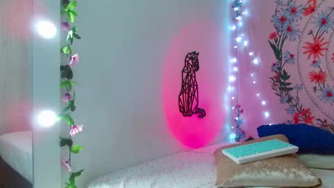 Katy online show from February 25, 2025, 2:03 am