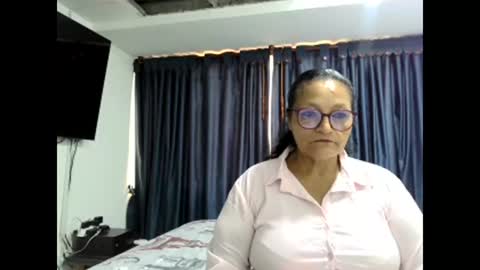 Snapshot of _cristal15 chatting on November 8, 2025, 6:18 pm _cristal15 online show from November 8, 2025, 6:18 pm