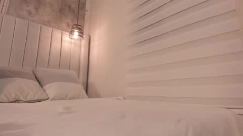 Dakota online show from October 8, 2025, 6:49 pm