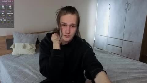 _dream_boys_ online show from November 17, 2025, 10:37 pm