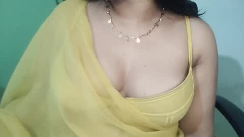 _dreamgirl_0 online show from March 4, 2026, 10:10 am