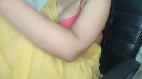 _dreamgirl_0 online show from March 29, 2026, 10:32 pm