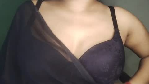 _dreamgirl_0 online show from June 8, 2026, 10:37 am