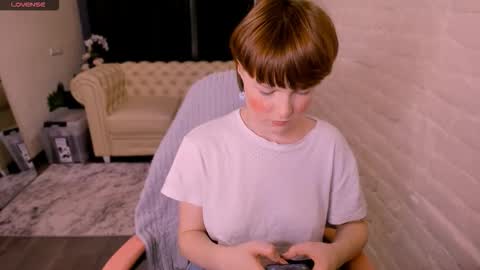 Luna    online show from March 3, 2026, 12:22 pm