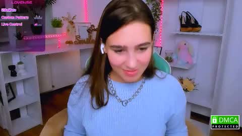 Lizzy  online show from November 17, 2025, 10:04 pm