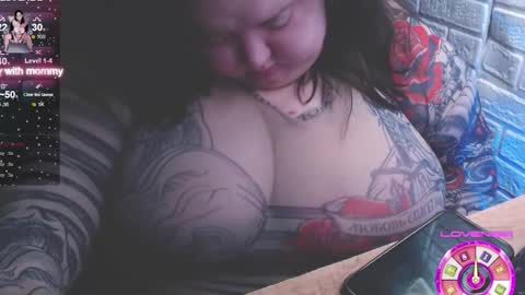 Snapshot of _ellybelly_ chatting on October 23, 2025, 10:08 pm LIsa online show from October 23, 2025, 10:08 pm