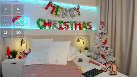 Snapshot of _emiliaa_ chatting on December 19, 2024, 6:01 am Milana online show from December 19, 2024, 6:01 am