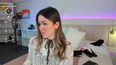 Snapshot of _emiliaa_ chatting on January 19, 2025, 6:20 am Milana online show from January 19, 2025, 6:20 am