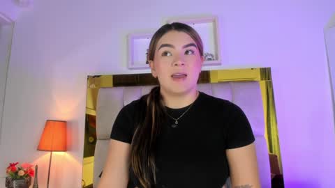 Isabella online show from February 3, 2025, 12:03 pm