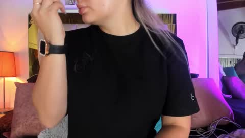 Isabella online show from October 11, 2025, 12:04 pm