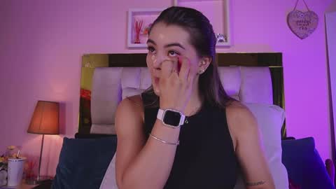 Isabella online show from June 9, 2026, 12:06 pm