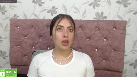 Snapshot of _emma_diamond_ chatting on February 18, 2025, 4:26 pm Emma online show from February 18, 2025, 4:26 pm