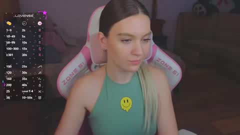 Snapshot of _evellyn_ chatting on January 30, 2025, 7:39 am Evie online show from January 30, 2025, 7:39 am