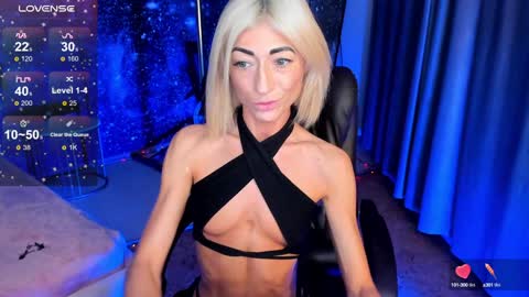 Snapshot of _f_r_a_u_ chatting on January 5, 2025, 4:14 am  F R A U  online show from January 5, 2025, 4:14 am