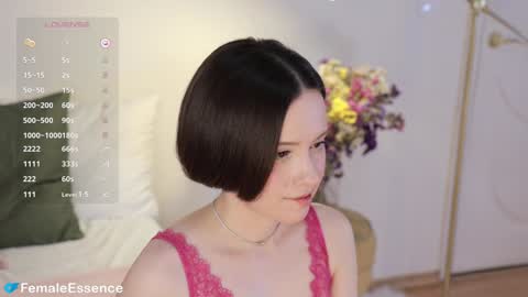 Snapshot of _female_essence_ chatting on December 1, 2024, 9:15 pm Essie online show from December 1, 2024, 9:15 pm