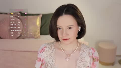 Snapshot of _female_essence_ chatting on February 26, 2025, 8:37 am Essie online show from February 26, 2025, 8:37 am