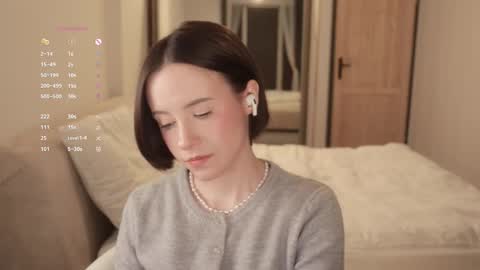 Snapshot of _female_essence_ chatting on March 1, 2026, 5:59 pm Essie online show from March 1, 2026, 5:59 pm