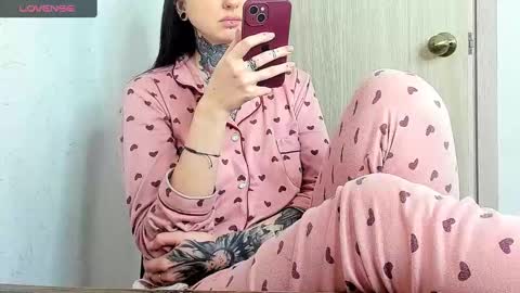 Alis online show from March 6, 2025, 2:51 pm