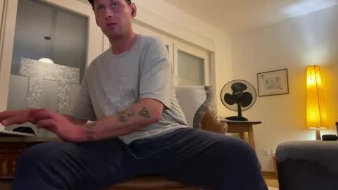 Snapshot of _fickerr chatting on June 3, 2026, 11:32 pm _fickerr online show from June 3, 2026, 11:32 pm