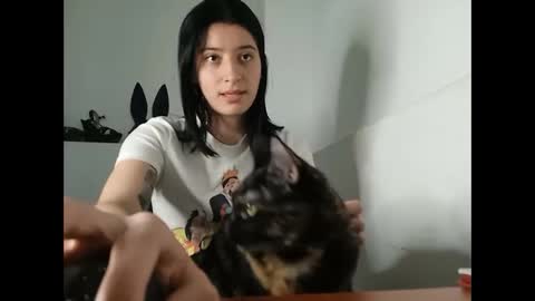 Mia-foster online show from February 6, 2025, 12:22 am