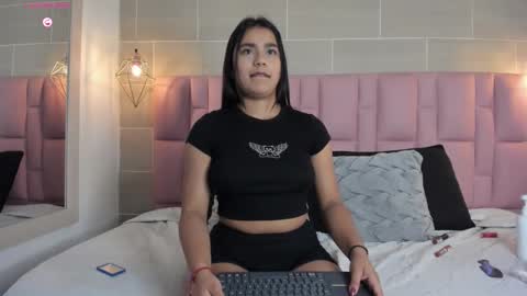 Snapshot of _gia_rose chatting on September 29, 2025, 3:17 pm _gia_rose online show from September 29, 2025, 3:17 pm