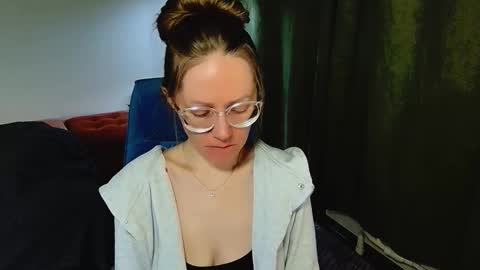 _goldilocks__ online show from September 27, 2025, 7:24 am