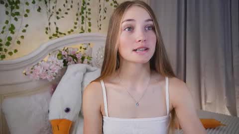 Milly online show from September 28, 2025, 1:22 am