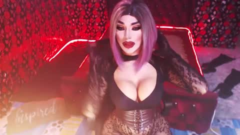 Snapshot of _hailyourqueenx chatting on December 4, 2024, 12:41 am GoDDess Chloe online show from December 4, 2024, 12:41 am