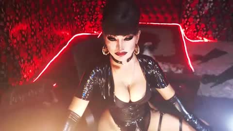 Snapshot of _hailyourqueenx chatting on December 23, 2024, 5:06 am GoDDess Chloe online show from December 23, 2024, 5:06 am