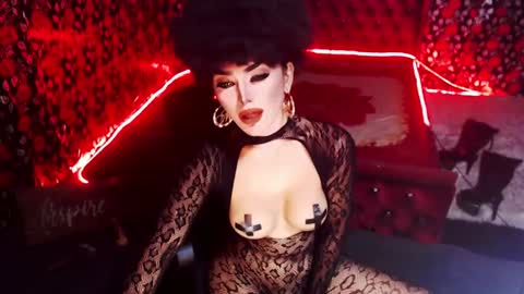 Snapshot of _hailyourqueenx chatting on January 13, 2025, 10:13 pm GoDDess Chloe online show from January 13, 2025, 10:13 pm