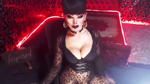 Snapshot of _hailyourqueenx chatting on January 19, 2025, 4:12 am GoDDess Chloe online show from January 19, 2025, 4:12 am