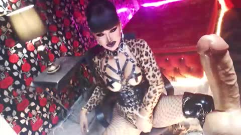 Snapshot of _hailyourqueenx chatting on September 23, 2025, 9:29 pm GoDDess Chloe online show from September 23, 2025, 9:29 pm