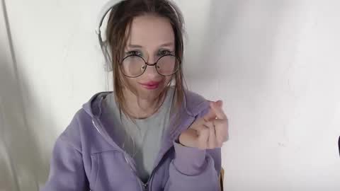 Hannaolotl online show from February 3, 2026, 1:05 pm