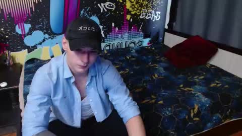 Snapshot of _happydayleon_ chatting on September 17, 2025, 11:01 am _happydayleon_ online show from September 17, 2025, 11:01 am