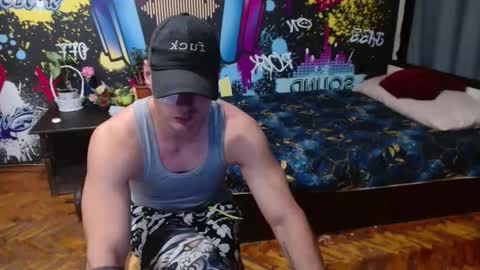 Snapshot of _happydayleon_ chatting on September 18, 2025, 6:10 pm _happydayleon_ online show from September 18, 2025, 6:10 pm