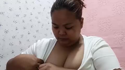 _hershey003 online show from September 22, 2025, 8:38 am