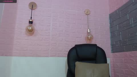 Isa online show from February 2, 2025, 3:17 pm