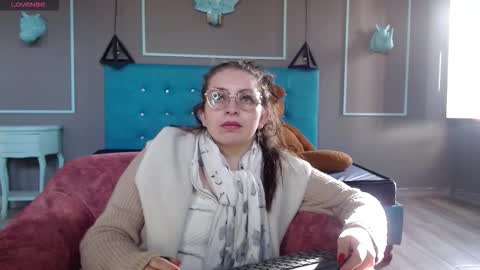 Isa online show from September 25, 2025, 11:47 am