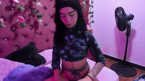 Snapshot of _ivy_luna chatting on April 22, 2026, 7:04 pm Ivy Luna online show from April 22, 2026, 7:04 pm