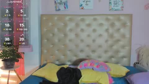 J A D E online show from November 4, 2025, 12:15 pm