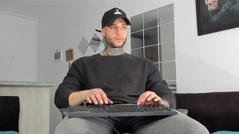 jeison online show from February 1, 2025, 7:13 pm