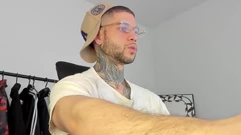 jeison online show from November 9, 2025, 4:16 pm