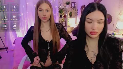 Snapshot of _jesslei_ chatting on February 13, 2026, 1:18 pm Jess blond and Leila brunette online show from February 13, 2026, 1:18 pm