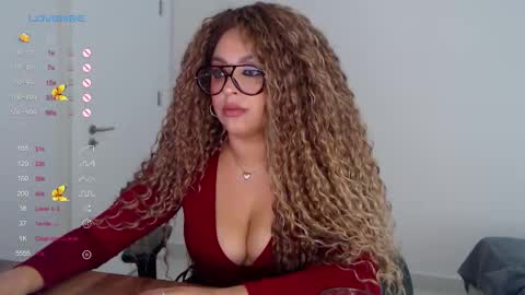 _just_a_queen_3 online show from February 19, 2026, 5:53 pm